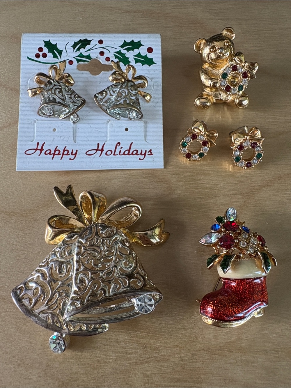 🔔 Set of Christmas Jewelry. Earrings, pins. Bear, bells.